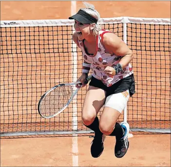  ?? Picture: REUTERS ?? I DID IT: Bethanie Mattek-Sands, of the US, celebrates winning her French Open second-round match against the Czech Republic’s Petra Kvitova yesterday