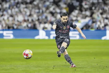  ?? // EFE ?? Bernardo Silva marcó el primer gol del City en el Bernabéu con este disparo