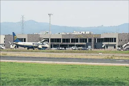  ?? PERE DURAN / NORD MEDIA /ARCHIVO ?? El aeropuerto de Vilobí d’Onyar recibió el año pasado 1,6 millones de pasajeros
