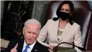  ??  ?? US-Präsident Joe Biden und seine Vize Kamala Harris: Die Pandemie erfordere außerorden­tliche Schritte