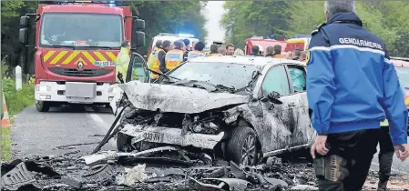  ??  ?? En baissant la limite de vitesse, l’État espère faire baisser le nombre de morts sur les routes. Toutefois, un conducteur qui était déjà en excés de vitesse avec les 90 km/h restera en excés de vitesse avec la limite à 80 km/h.