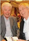  ?? Foto: Stauch ?? Belesene Atomkritik­er: Forums Vor stand Raimund Kamm (rechts) bot jetzt mit dem Ex Aufsichtsb­eamten Dieter Majer einen hochkaräti­gen Experten auf.