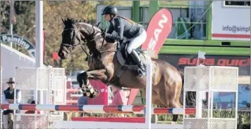  ?? PICTURE: TAMARA & BLAKE IMAGES – ?? RIDING HIGH: KwaZulu-Natal’s Olivia Garton rides Phambile to victory in last year’s 1.20m Speed Class event.
