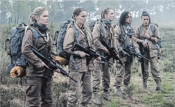  ?? PETER MOUNTAIN THE ASSOCIATED PRESS ?? This image released by Paramount Pictures shows, from left, Jennifer Jason Leigh, Natalie Portman, Tuva Novotny, Tessa Thompson and Gina Rodriguez in a scene from "Annihilati­on."