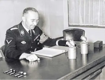  ??  ?? SS-Führer Heinrich Himmler im Jahre 1939. Jetzt sind in einem russischen Archiv die Dienstkale­ndereinträ­ge für die Jahre 1943/44 entdeckt worden.