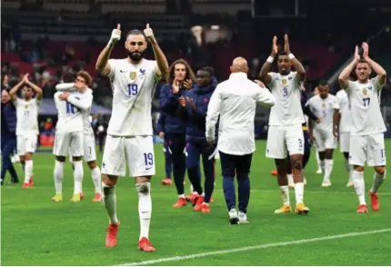  ?? ?? Benzema iniciou a reviravolt­a, culminada com o golo de Mbappé.
Arbitragem com clara influência no resultado final. O último golo gaulês surge com Mbappé em clara posição de fora de jogo e nesse sentido deveria ter sido anulado. Nota negativa.
Golo de Mbappé foi conseguido em clara fora de jogo, mas o VAR nada assinalou e a França acabaria mesmo por garantir a vitória na final da Liga das Nações.