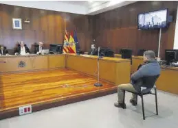  ?? ANDREEA VORNICU ?? Silvio I. C., ayer, en el banquillo de los acusados de la Audiencia de Zaragoza.