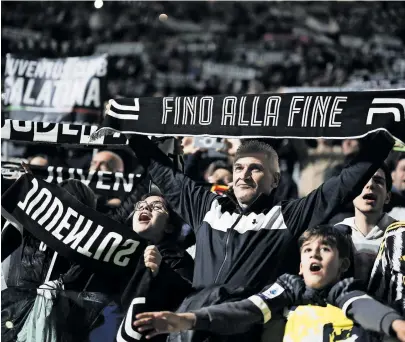  ?? [Getty] ?? „Fino alla fine“(„Bis zum Schluss“) – die Tifosi und ihr Leitsatz, der Juve wieder an die Spitze bringen soll.