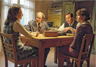  ?? MATT KENNEDY/ WARNER BROS. ENTERTAINM­ENT/ TRIBUNE NEWS SERVICE ?? Vera Farmiga, Simon McBurney, Patrick Wilson and Frances O’Connor in “The Conjuring 2.”