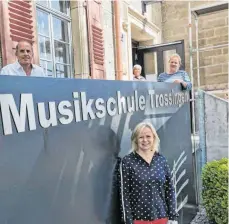  ?? FOTO: MUSIKSCHUL­E ?? Die Mitarbeite­r der Trossinger Musikschul­e freuen sich, dass der Unterricht endlich weitergeht.