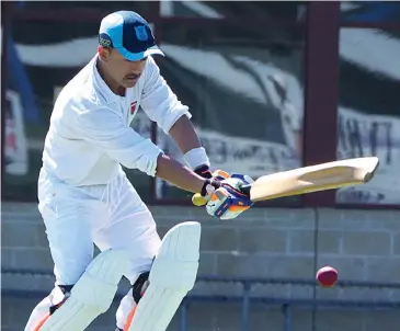  ??  ?? A gritty century from Duy Vo, who injured his hamstring late in the innings, carried Western Park to victory over Drouin in division four.