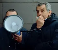  ??  ?? Ferruccio Ferragamo col megafono alla manifestaz­ione per lo sviluppo di Peretola nel novembre 2017