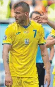  ?? FOTO: IMAGO ?? Für Andrej Jarmolenko und seine Teamkolleg­en der ukrainisch­en Nationalma­nnschaft ist die WM in Katar derzeit nicht im Fokus.