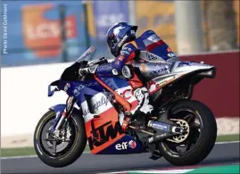  ??  ?? Miguel Oliveira ne s’en cache pas : le « pilier » portugais du team Tech espère réaliser un coup d’éclat ici ou là au guidon de la nouvelle KTM RC varoise.