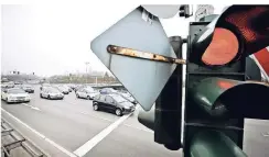  ?? FOTO: END ?? Am Nordstern geht häufig gar nichts mehr. Die Politiker fordern deshalb einen Ausbau der Danziger Straße, um die Kreuzung zu entlasten.