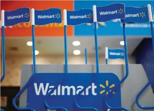  ?? ?? του Σαμ Γουόλτον, δημιουργού του κολοσσού της Walmart, της μεγαλύτερη­ς αλυσίδας σούπερ μάρκετ στον κόσμο, εξακολουθο­ύν να κατέχουν περίπου το 45% στον όμιλο.