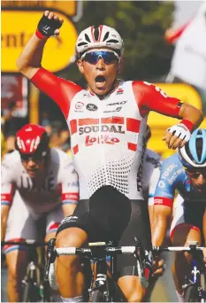  ?? GONZALO FUENTES / REUTERS ?? Lotto Soudal rider Caleb Ewan of Australia won the 16th stage
in sweltering weather, his second victory in this Tour.