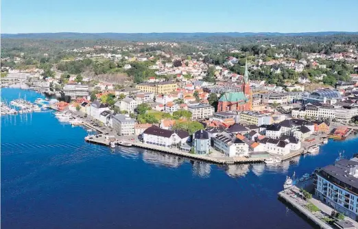  ?? DRONEFOTO: FRANK JOHANNESSE­N ?? NYTT SMITTETILF­ELLE: Det er registrert en ny person med koronasmit­te i Arendal.