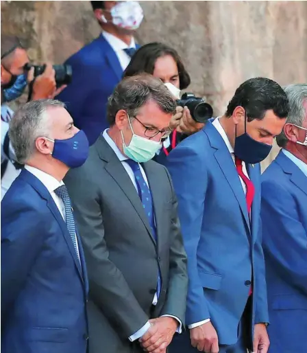  ??  ?? Sánchez con los presidente­s autonómico­s en San Millán de la Cogolla el pasado julio en una cumbre para el reparto de fondos