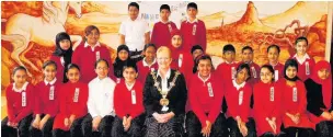  ??  ?? ●●Heybrook Primary School pupils were given certificat­es for their English test by outgoing mayor Coun Jean Hornby