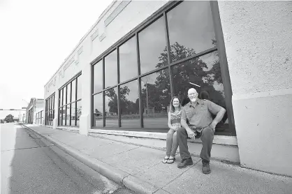  ?? Staff photo by Evan Lewis ?? Rodger and Debbie Sheppard brewmaster/co-owners of Redbone Magic Brewing Co. says they hope to be opening the new brewery/restaurant on Texas Boulevard in March 2018.