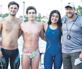  ??  ?? SELECCIÓN. Alfonso Durán, Alejandro Panting, Michell Ramírez y el entrenador Leonardo “Coro” Gonzáles parten hoy desde San Pedro Sula al continente asiático.