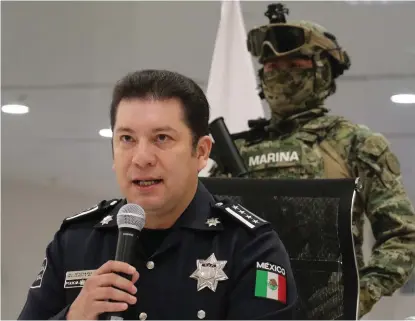  ?? AGENCIA ENFOQUE ?? El titular de la SSP, Jesús Morales, en el C-5, donde informó del operativo conjunto con la Marina.