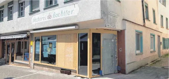  ?? FOTO: BERTHOLD RUESS ?? Die Stadtfilia­le der Bäckerei Bochtler wird saniert.