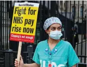  ?? ?? Dispute: NHS staff want a 17% pay rise