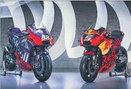  ?? FOTO: KTM ?? La moto del equipo satélite (izq.) y la del conjunto oficial (der.) de KTM en MotoGP