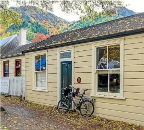  ??  ?? Aren’t weatherboa­rd houses great? Well, they are when they’re maintained.