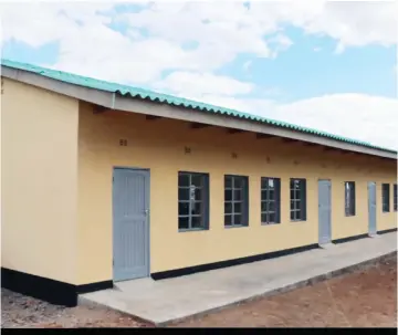  ?? ?? The new Alfred Beit Primary school that was built from devolution funds in Beitbridge town