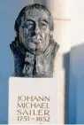  ??  ?? Bronzebüst­e des Namenspatr­ons Johann Michael Sailer.