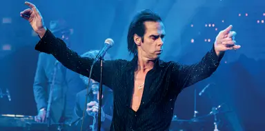  ??  ?? Live Nick Cave stasera apre a Padova la nuova tournée lunga 29 tappe e propone i brani dell’ultimo album «Skeleton tree», uscito nel 2016