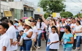  ?? CORTESÍA JOSÉ ALBERTO DURÁN ?? La caminata salió de la plaza Camilo Reyes y llegó hasta la iglesia de la Inmaculada Concepción.