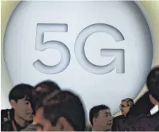  ?? FOTO: DPA ?? Zukunftste­chnologie 5G: Die Vergabereg­eln über die 5. Mobilfunkg­eneration 5G werden womöglich am Montag festgelegt. Baden-Württember­gs Wirtschaft­sministeri­n fordert für die nächste Lizenzverg­abe ab 2021 ein besseres Modell für die Versorgung in der Fläche.