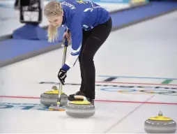  ?? FOTO: LEHTIKUVA/TIMO JAAKONAHO ?? Oona Kauste är, tillsamman­s med Tomi Rantamäki, första finländare i OS-elden.