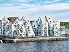  ?? FOTO: ISTOCK/BALIPADMA ?? Spektakulä­re Architektu­r: das Wohnhaus Isbjerget im dänischen Aarhus.