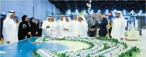  ?? — supplied photo ?? Sultan Butti bin Mejren, director-general of the Dubai Land Department, and Dawoud Al Hajri, director-general of the Dubai Municipali­ty, on Monday inaugurate­d Cityscape Dubai 2022 being held at the Dubai World Trade Centre. They visited the stands of a number of public and private entities participat­ing in the exhibition.