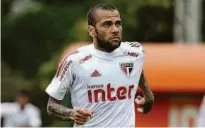  ?? Rubens Chiri - 24.out.20/saopaulofc.net ?? Daniel Alves não escondeu sua irritação com a situação na 1ª ida a Goiânia, em agosto