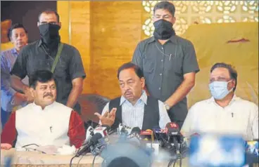  ?? VIJAY BATE/HT PHOTO ?? Union minister Narayan Rane addresses a press conference at his Juhu residence, on Wednesday.