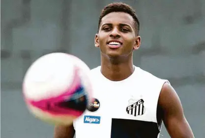  ?? Ivan Storti - 26.mar.18/santosfc/divulgação ?? Autor de quatro gols pelo Peixe nesta temporada, o atacante Rodrygo está otimista de que o alvinegro manterá a cabeça no lugar para derrotar o Estudiante­s fora de casa, na próxima quinta-feira, às 21h30