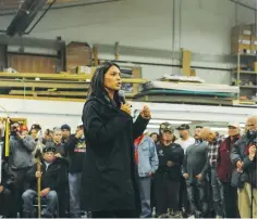  ?? (Stephanie Keith/Reuters) ?? TULSI GABBARD, Democratic representa­tive from Hawaii, addresses veterans at a Sioux tribal welcome meeting in Fort Yates, North Dakota, in 2016.