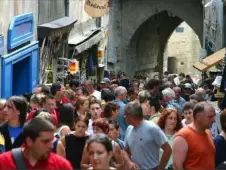  ?? ?? Il y a toujours foule un 15 août à la Cité