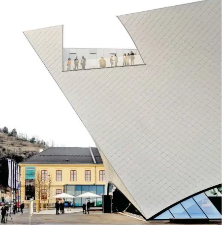  ??  ?? Die Dachterras­se ist eine Attraktion des neuen Museums in Krems, geplant vom Architektu­rbüro marte.marte.