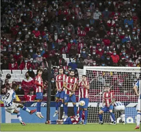  ?? FOTO: GETTY ?? Así logró Isak el 0-2 para la Real en el Metropolit­ano ante el Atlético