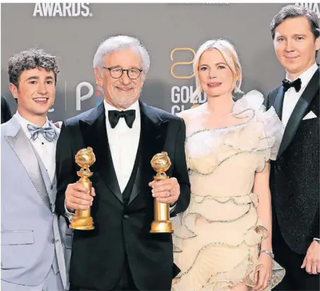  ?? ?? „The Fabelmans“von Steven Spielberg (2. v. l.) wurde mit „Bester Film“und „Beste Regie“ausgezeich­net.