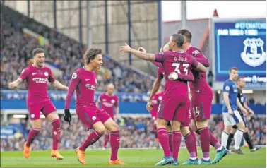  ??  ?? VICTORIA. El City salió con todo contra el Everton y en la primera mitad sentenció el encuentro.