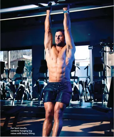  ??  ?? For best results, combine hanging leg raises with heavy lifting.