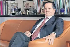  ??  ?? Pablo Escandón, presidente de Nadro, es el esposo de Marina Matarazzo, quien forma parte de la pesquisa de la Cofece.
